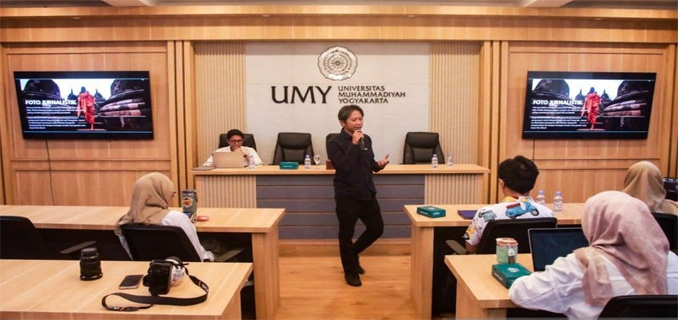 Kolaborasi UMY Dan ANTARA, Perkuat Citra Kampus Melalui Pelatihan Fotografi Kehumasan